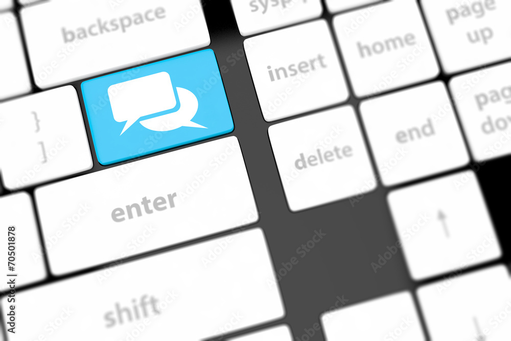 Naklejka premium Social media key with two speech bubble sign on the keyboard
