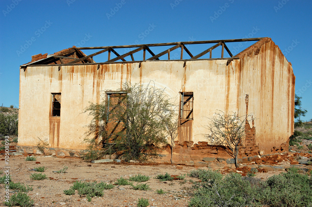 Fototapeta premium Decaying architecture
