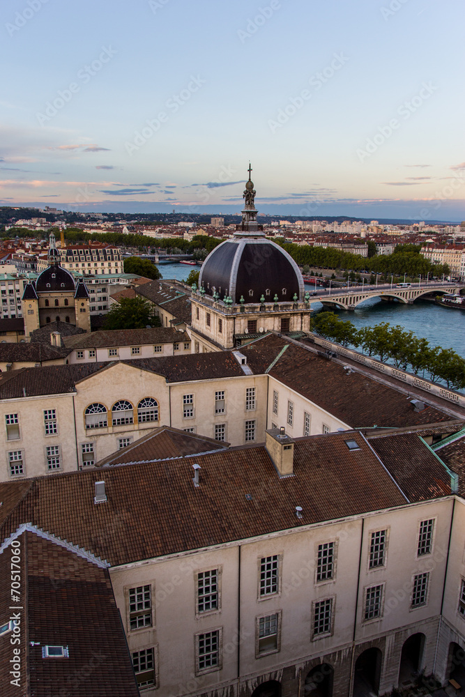 Obraz premium Vue de Lyon du haut de l'Hôtel Dieu