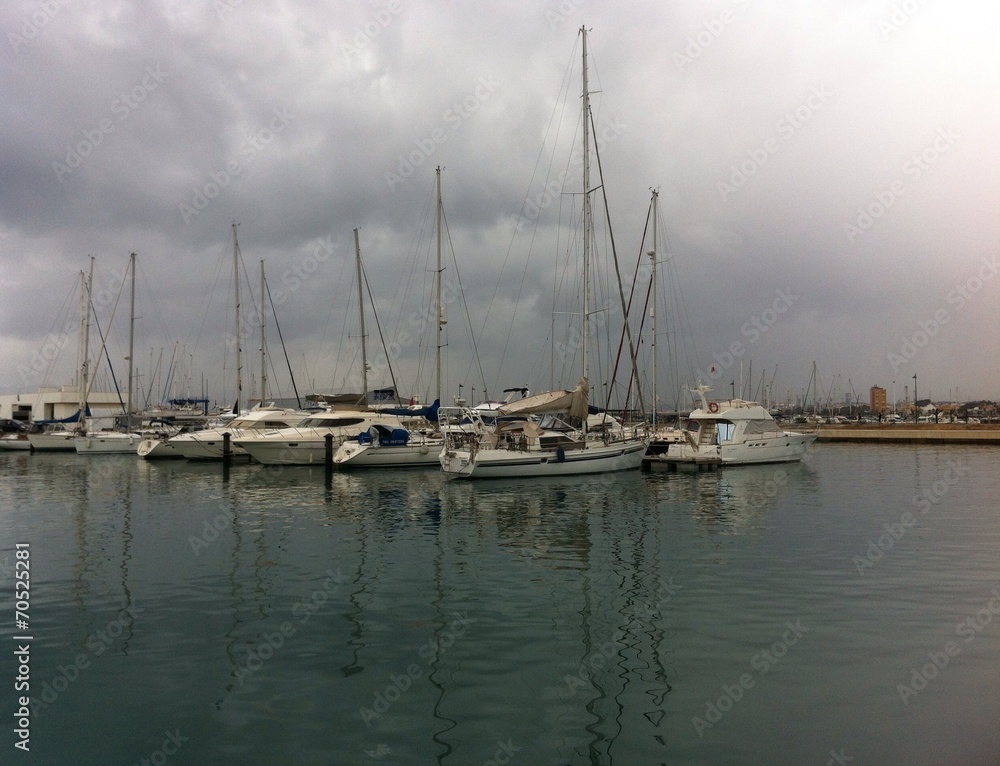 Segelboote in Hafen vor Gibraltar
