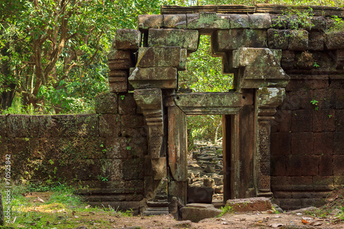 Εκτύπωση καμβά Amazing view of temple ruins in Angkor, Siem Reap