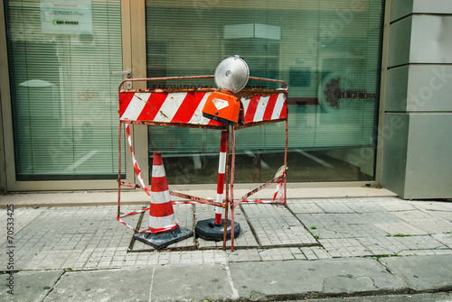 Cantiere rifacimento pavimentazione cittadino, segnaletica photo