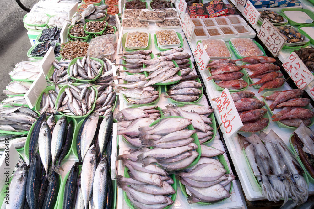 Fototapeta premium アメ横の鮮魚店