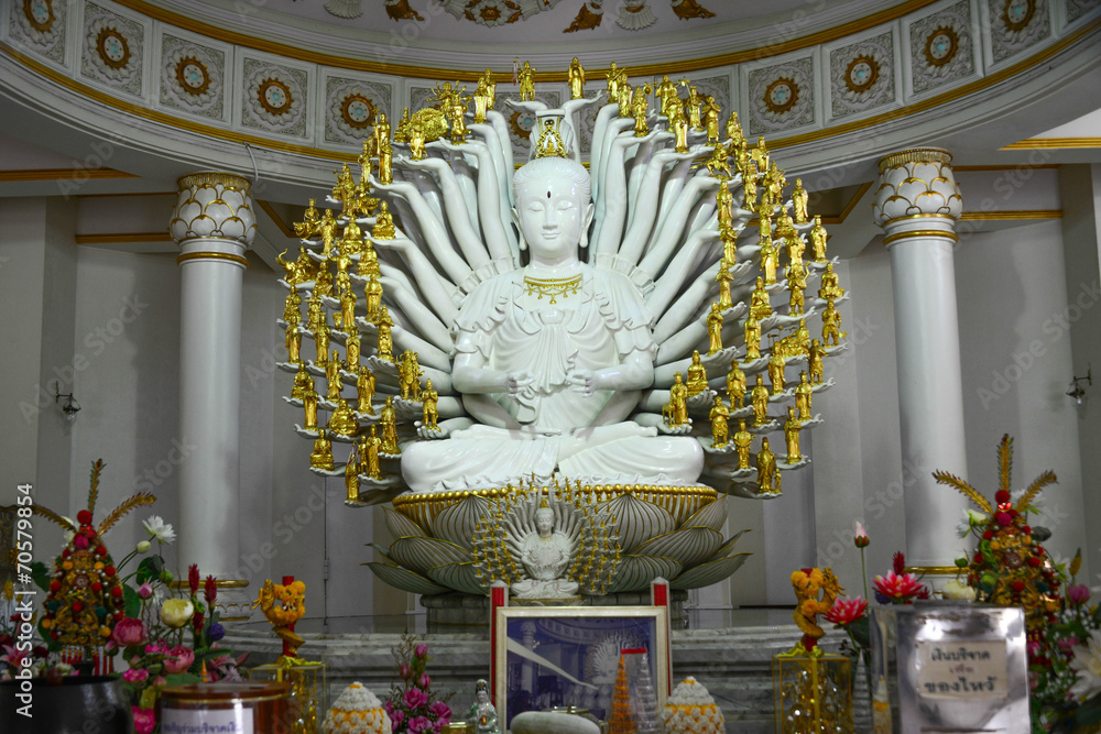 Thousand-hand Guanyin statue inside the building.