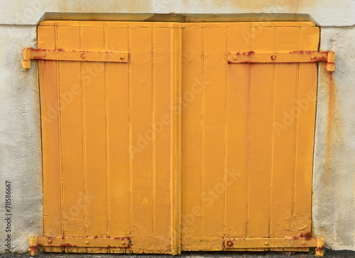 Yellow door-Biarritz photo