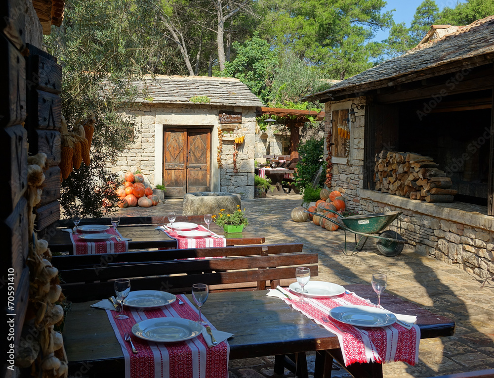 Obraz premium Restaurant dans une ferme dalmate en Croatie