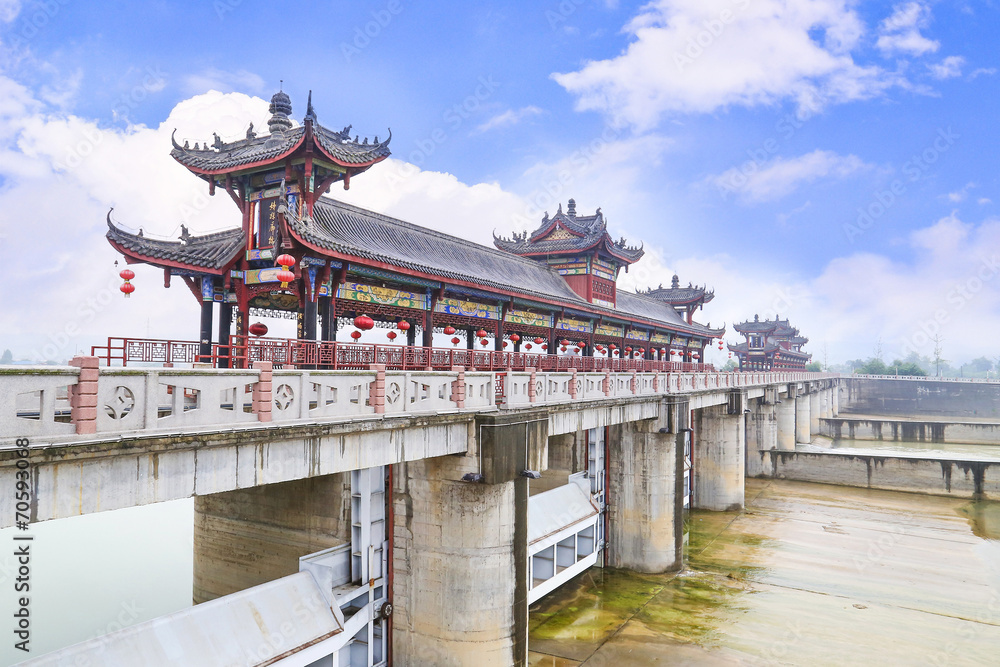 Fototapeta premium chinese covered bridge
