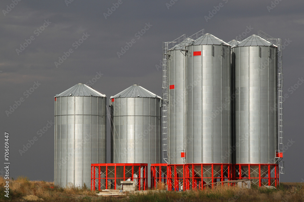 silver silos silver silos