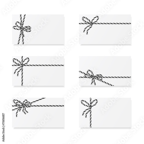 Card notes with gift bows © shlemina