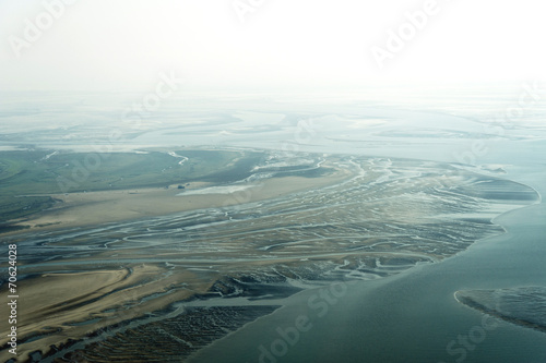 Luftbild vom Schleswig-Holsteinischen Wattenmeer bei St. Peter-O