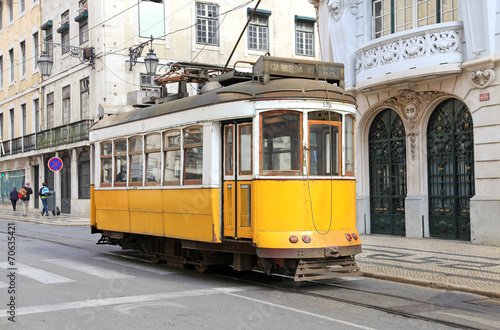 tranvía lisboa calle 7433-f14