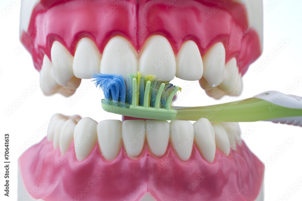 Obraz premium Teeth and old toothbrush