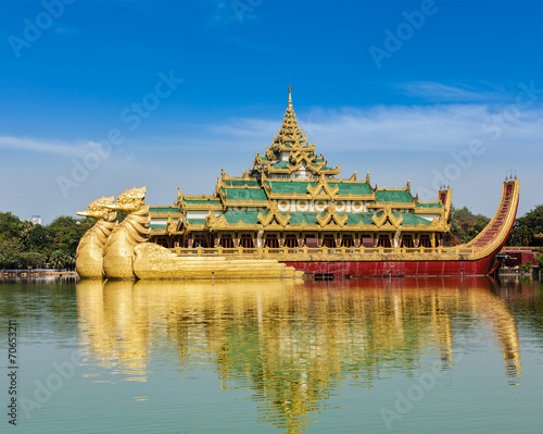 Karaweik - replica of Burmese royal barge, Yangon © Dmitry Rukhlenko