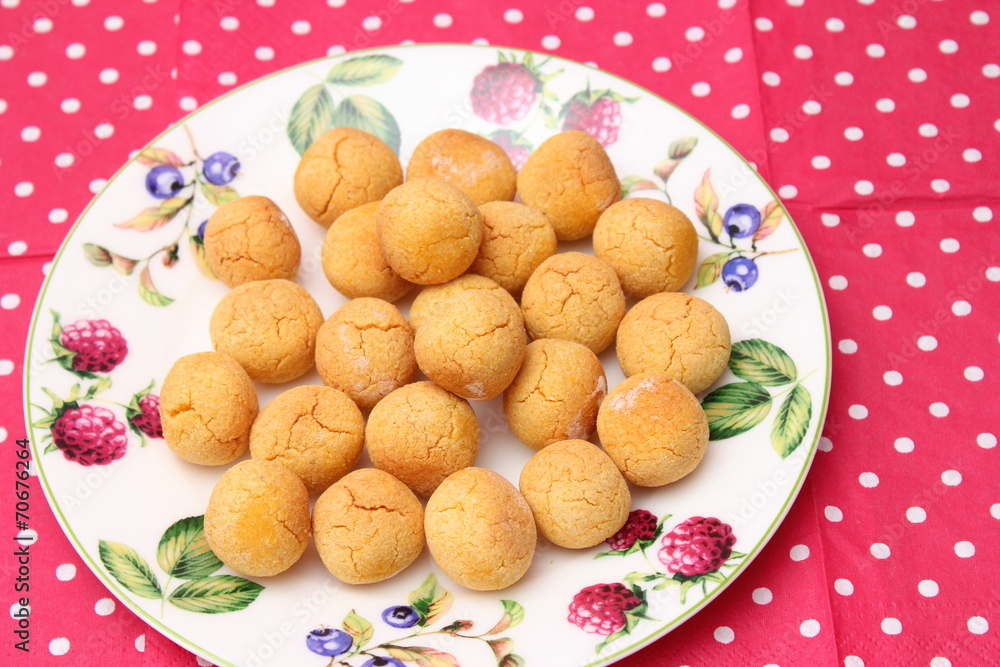 Hundekekse Maiskugeln mit Honig Stock Photo Adobe Stock