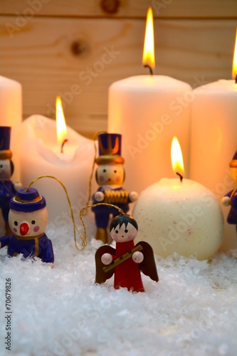 Adventskerzen und Christbau...