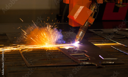 Industrial plasma cutting machine