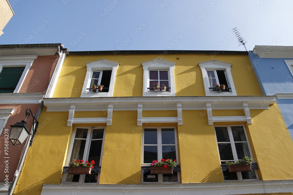 Maison jaune, rue Crémieux à Paris