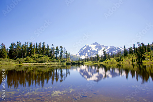 Mount Shuksan view from Picture Lake © psching