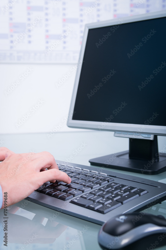 geschäftlich am pc arbeiten geschäftlich am pc arbeiten