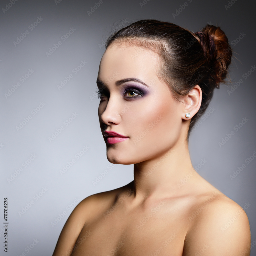 Naklejka premium Beautiful girl. Natural beauty portrait. Studio shot of attracti