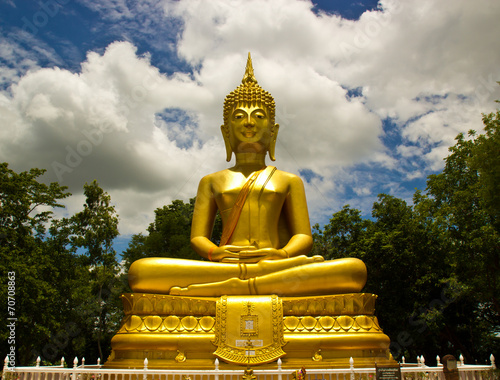Golden buddha © toey2001