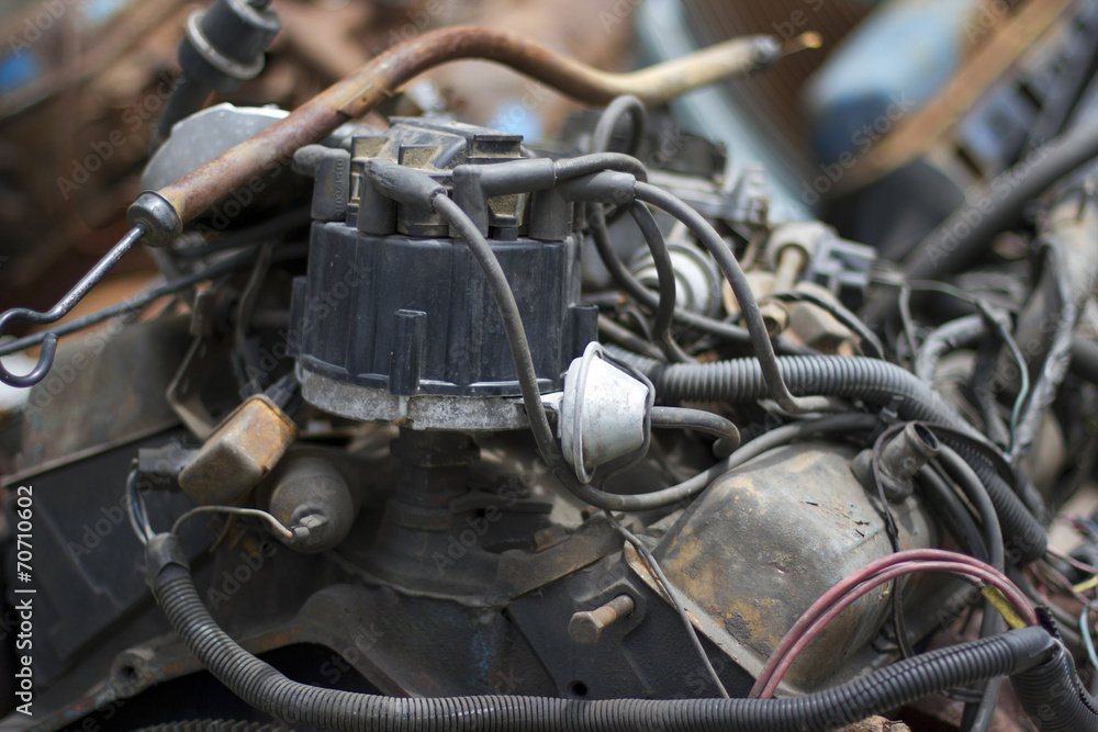 Obraz premium Rebuilding Car Engine