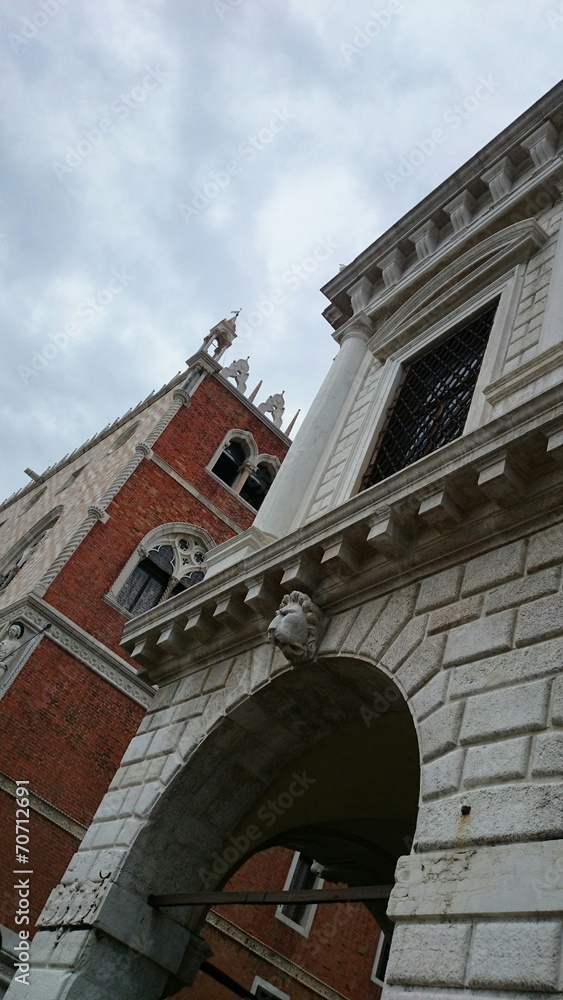 Löwe Venedig Fassade