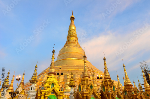 Myanmar, Rangun, Shwedagon-Pagode during the blue hour