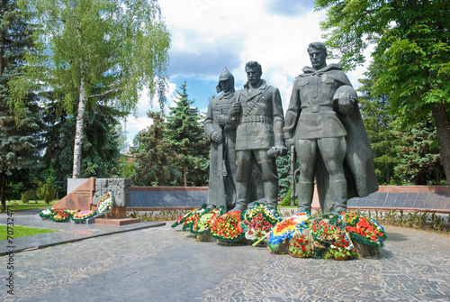 monument to soldiers