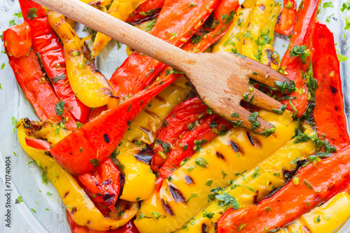 Fotografia Bell peppers grilled with garlic oil