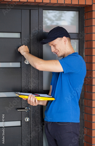 Delivery guy knocking on door