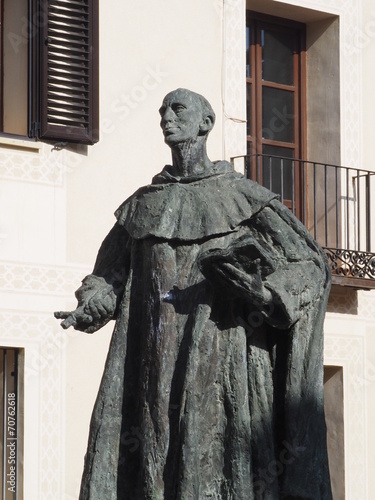 Escultura de San Juan de la Cruz en Segovia