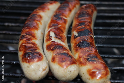 Bratwurst auf einem Grill