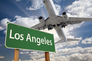 Wandcirkels Los Angeles Vliegtuig boven snelwegbord LA  © Andy Dean