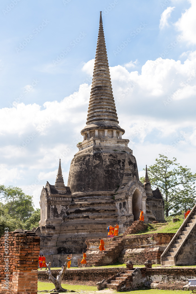 Fototapeta premium Learning the past of Buddhism