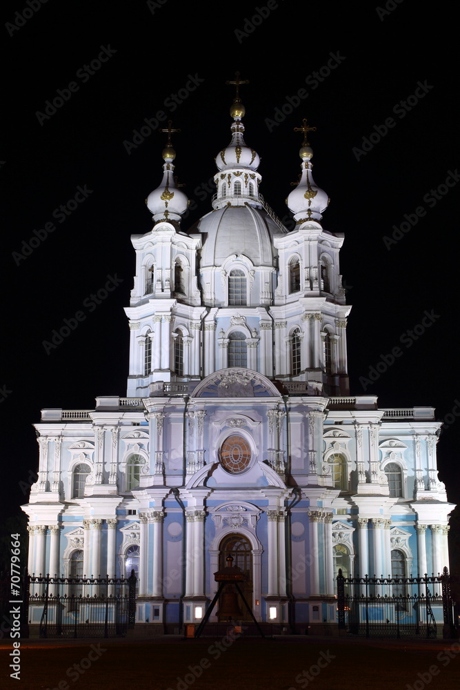 Освещение Смольного собора в Санкт-Петербурге