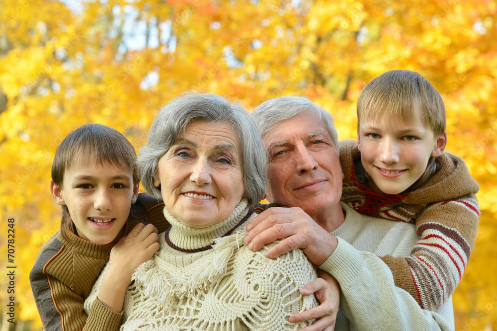 Fototapeta premium Grandparents and grandchildren