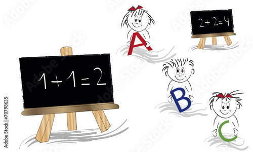 Caras de niños alegres con pizarras