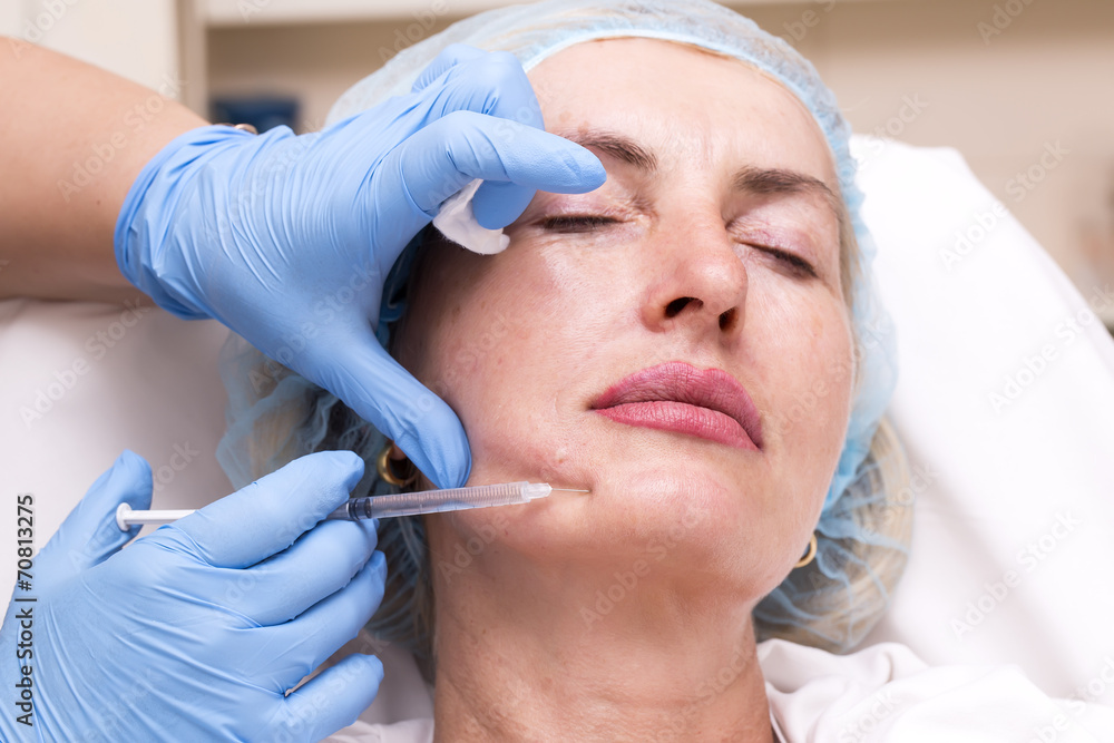 Cosmetic treatment with injection in a clinic Cosmetic treatment with injection in a clinic