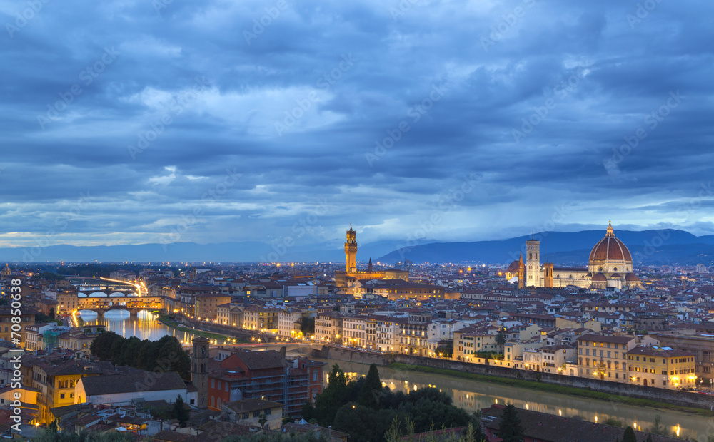 Italy, Tuscany, Florence, view to city with Ponte Vecchio, and Duomo di Firenze at dusk Italy, Tuscany, Florence, view to city with Ponte Vecchio, and Duomo di Firenze at dusk