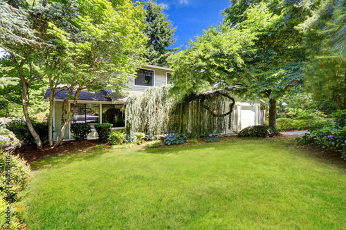 House with beautiful curb appeal