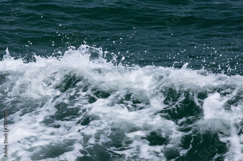 The sea and the waves, Wave caused by cruise ship.