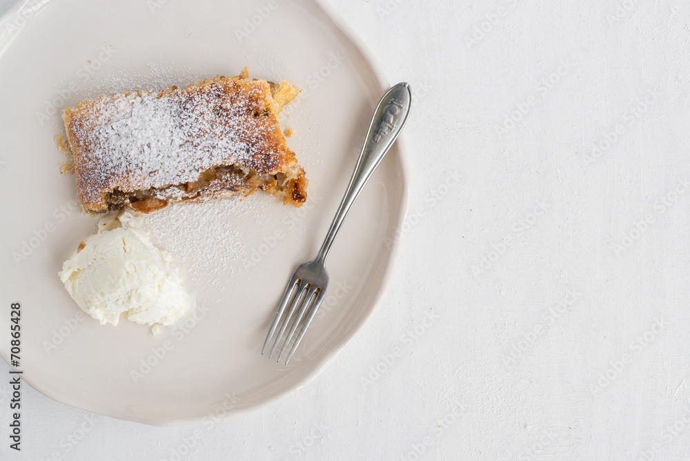 Apple and cinnamon Austrian pie Apple and cinnamon Austrian pie