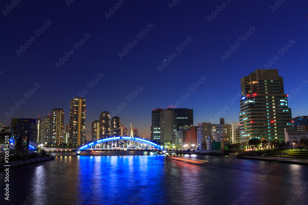 Eitai bridge and Okawabata Rivercity 21 in Tokyo at dusk Eitai bridge and Okawabata Rivercity 21 in Tokyo at dusk