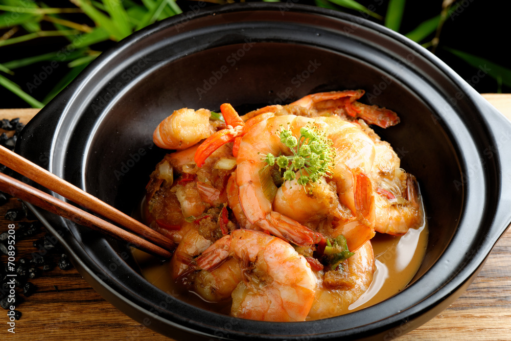 Fototapeta premium Shrimps in Singapore style spicy sauce
