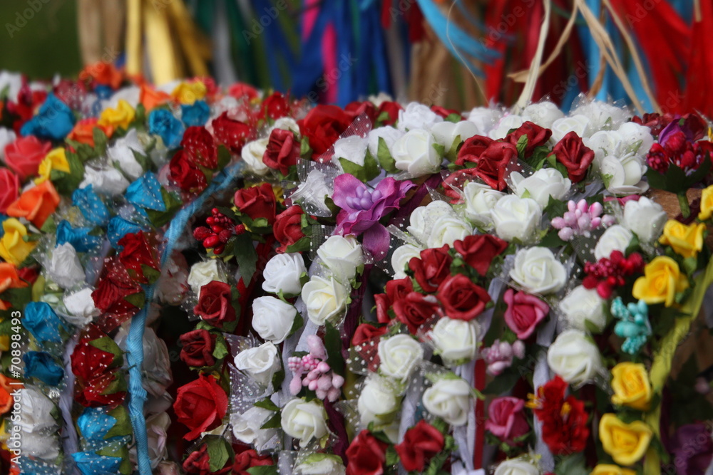 wreaths of flowers to decorate the head and hair of girls