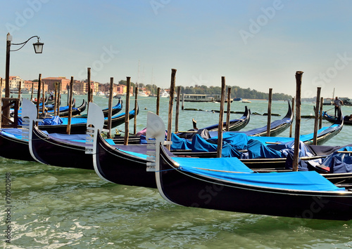 mooring for the gondola in Venice © avtor_ep
