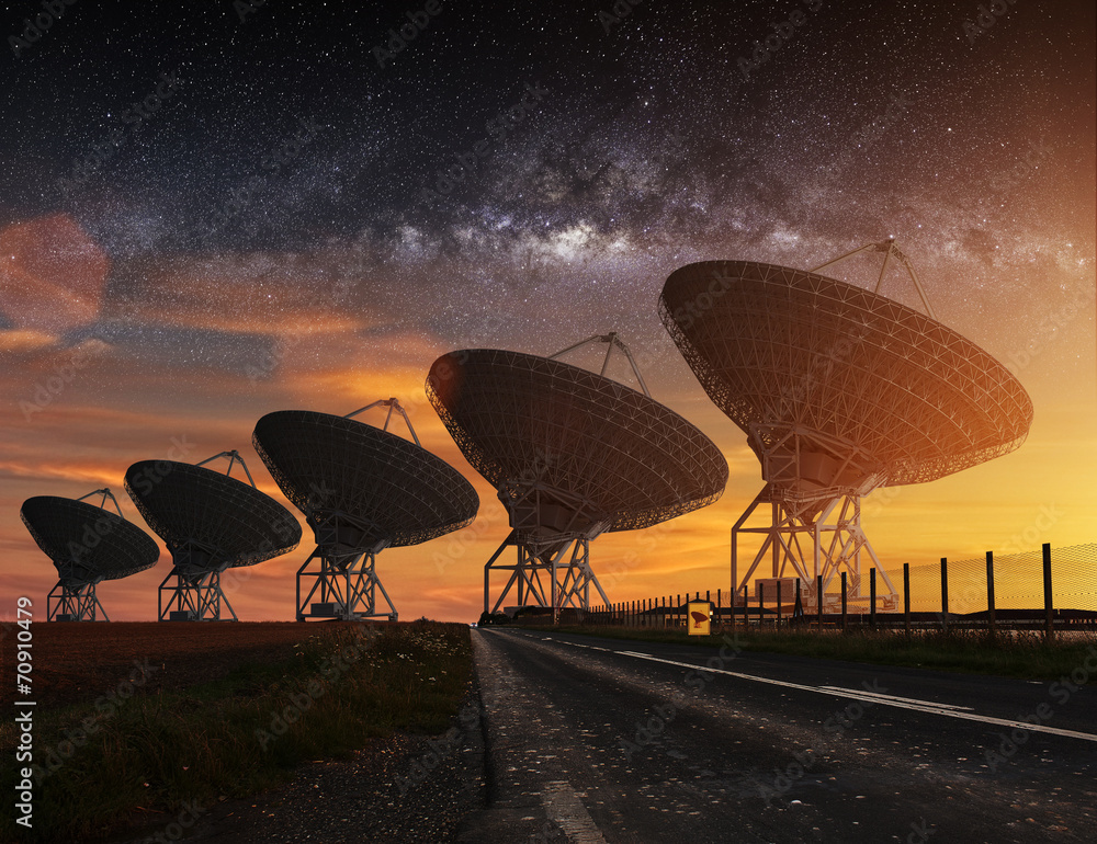 Radio Telescope view at night - obrazy, fototapety, plakaty 