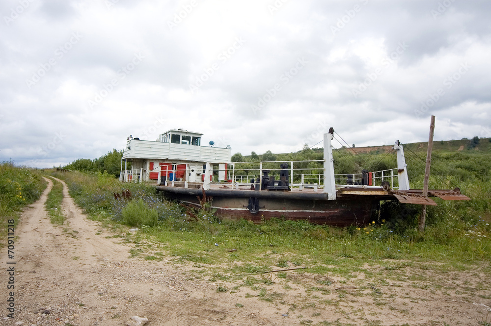 Obraz premium Land ship