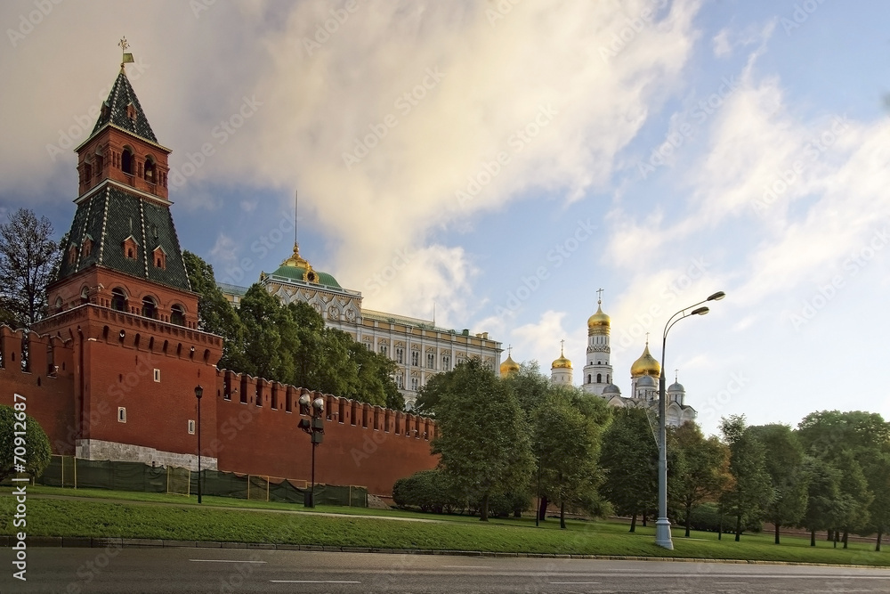 Fototapeta premium View to Kremlin from Moscow river quay